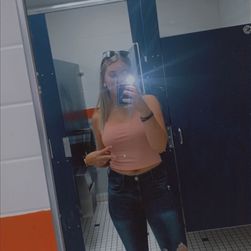 Meet your Posher, Elizabeth